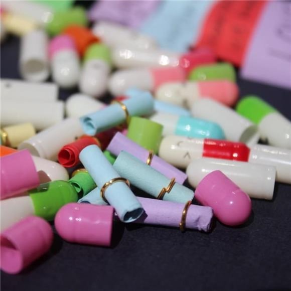 Cute Capsules in a Glass Bottle Lovely Notes Couples Gifts for Him Her Boyfriend - Picture 2 of 6